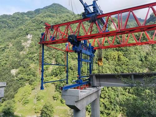 山西運(yùn)城120噸架橋機(jī)廠家 架橋機(jī)按過孔方式分類